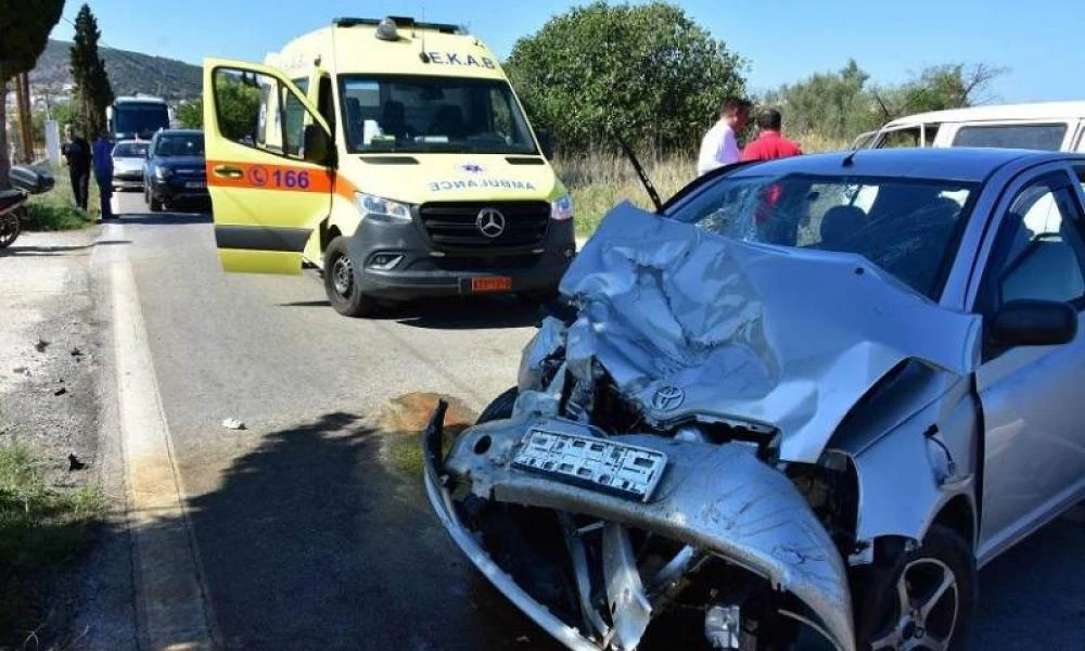 Σοκάρουν οι εικόνες από το αυτοκίνητο που οδηγούσε ο 15χρονος στις Σέρρες– Από θαύμα γλίτωσαν οι συνεπιβάτες